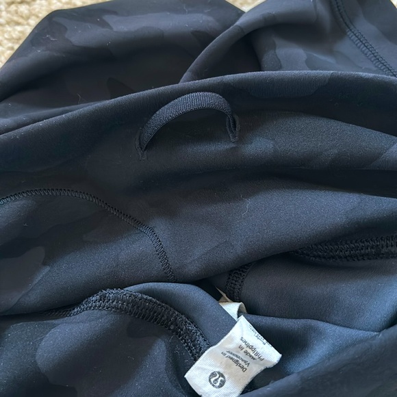 Lululemon Black Camo Biker Shorts - Picture 4 of 7